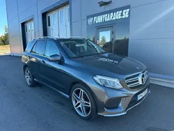 Grå (gråmetallic) Begagnad 2017 Mercedes GLE250 AMG line SUV | 329 000 kr