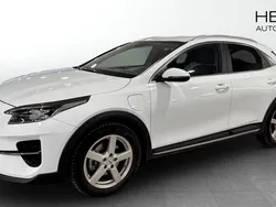 Vit (white) Begagnad 2022 Kia XCeed Advance SUV | 269 900 kr (Marknadspris)