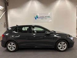 Grå Begagnad 2020 VW Golf VII Halvkombi | 194 900 kr (Marknadspris)