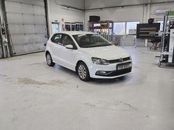 Vit Begagnad 2017 VW Polo Halvkombi | 120 000 kr (Marknadspris)
