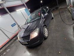 Svart Begagnad 2005 Opel Astra Halvkombi | 14 000 kr (Marknadspris)