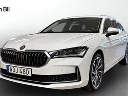 Vit (purity white) Begagnad 2024 Skoda Superb Kombi | 519 900 kr