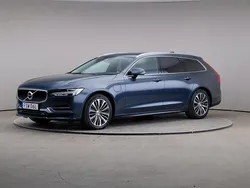 Mörkblå Begagnad 2019 Volvo V90 Momentum Kombi | 349 000 kr (Marknadspris)