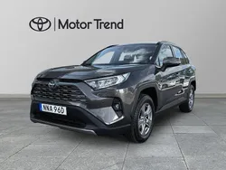 Mörkgrå (grå) Begagnad 2025 Toyota RAV4 Hybrid Active SUV | 419 000 kr (Superpris)