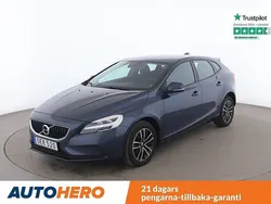 Mörkblå (blå) Begagnad 2016 Volvo V40 Momentum Kombi | 155 000 kr (Marknadspris)
