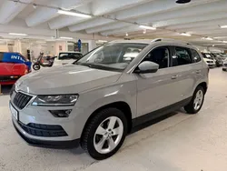 Grå Begagnad 2020 Skoda Karoq Business Line SUV | 249 900 kr (Marknadspris)