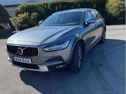 Grå Begagnad 2018 Volvo V90 CC Inscription Kombi | 308 500 kr (Marknadspris)
