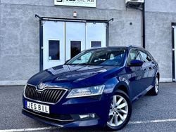 Blå Begagnad 2016 Skoda Superb Style Kombi | 119 900 kr (Marknadspris)