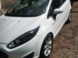 Vit Begagnad 2017 Ford Fiesta Trend Halvkombi | 75 000 kr
