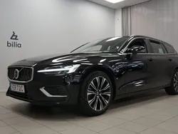 Svart Begagnad 2022 Volvo V60 Core Kombi | 429 900 kr (Marknadspris)