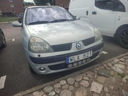 Grå Begagnad 2005 Renault Clio II Halvkombi | 10 500 kr (Bra pris)