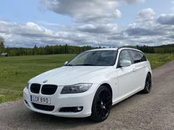 Vit Begagnad 2011 BMW 320 Comfort Edition Kombi | 85 000 kr (Marknadspris)