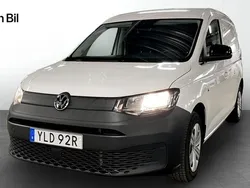 Vit Begagnad 2021 VW Caddy Minibuss | 204 900 kr (Marknadspris)