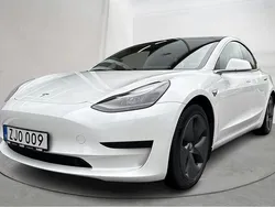 Vit Begagnad 2020 Tesla Model 3 Sedan | 189 000 kr (Marknadspris)