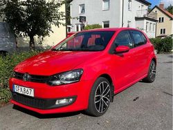 Röd Begagnad 2010 VW Polo Halvkombi | 69 000 kr (Marknadspris)