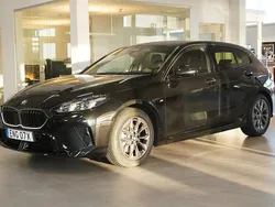 Svart Begagnad 2024 BMW 120 M Sport Halvkombi | 449 800 kr