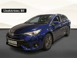 Mörkblå Begagnad 2017 Toyota Avensis Multidrive S Kombi | 189 900 kr (Lite dyr)