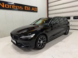 Svart Begagnad 2019 Volvo V60 Momentum Kombi | 204 000 kr (Superpris)