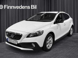 Vit Begagnad 2016 Volvo V40 CC Momentum Kombi | 218 800 kr (Marknadspris)
