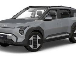 Grå (shale gray) Ny 2025 Kia EV3 2 SUV | 504 371 kr (Marknadspris)