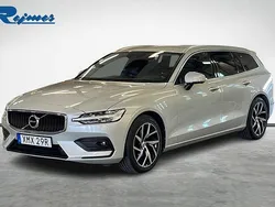Vit (birch light metallic) Begagnad 2019 Volvo V60 Momentum Kombi | 269 800 kr (Marknadspris)