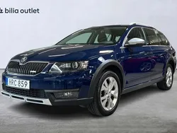 Blå Begagnad 2015 Skoda Octavia Scout Kombi | 169 900 kr (Marknadspris)