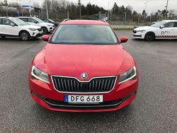 Röd Begagnad 2016 Skoda Superb Style Kombi | 138 900 kr (Superpris)