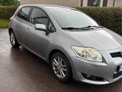 Grå Begagnad 2009 Toyota Auris Halvkombi | 45 000 kr (Bra pris)