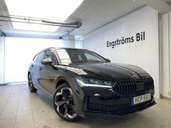 Svart Ny 2025 Skoda Superb SportLine Kombi | 527 600 kr (Dyr)
