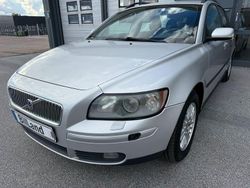 Grå Begagnad 2006 Volvo V50 Kinetic Kombi | 19 900 kr