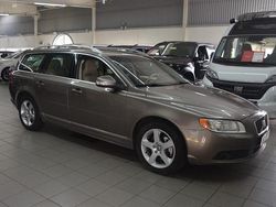 Grå Begagnad 2009 Volvo V70 Summum Kombi | 79 900 kr (Marknadspris)