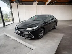 Svart Begagnad 2022 Toyota Camry Hybrid Executive Sedan | 279 875 kr (Marknadspris)