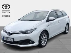Vit Begagnad 2017 Toyota Auris Touring Sports Active Kombi | 179 900 kr (Marknadspris)