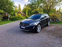 Grå Begagnad 2014 Volvo XC60 SUV | 145 000 kr (Marknadspris)