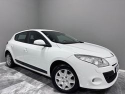 Vit Begagnad 2009 Renault Mégane III Halvkombi | 39 900 kr (Lite dyr)