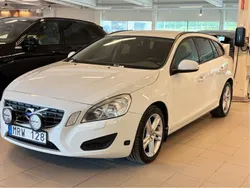 Vit Begagnad 2012 Volvo V60 Kinetic Kombi | 85 000 kr (Bra pris)