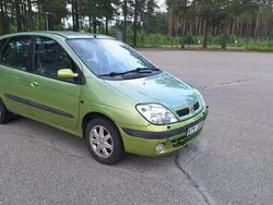 Grön Begagnad 2002 Renault Scénic Privilege Minibuss | 2 000 kr
