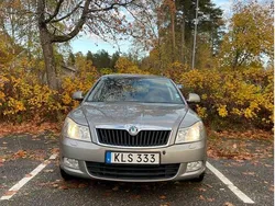 Brun Begagnad 2011 Skoda Octavia Elegance Halvkombi | 38 000 kr (Lite dyr)