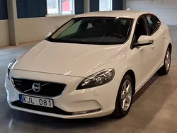 Vit Begagnad 2013 Volvo V40 Kinetic Kombi | 99 900 kr (Marknadspris)