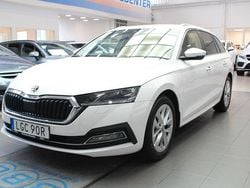 Vit Begagnad 2021 Skoda Octavia Kombi | 239 900 kr (Marknadspris)