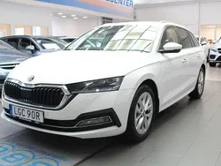 Vit Begagnad 2021 Skoda Octavia Kombi | 249 900 kr (Marknadspris)