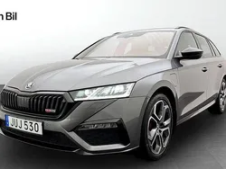Grå Begagnad 2023 Skoda Octavia RS Kombi | 354 900 kr (Marknadspris)