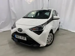 Vit Begagnad 2021 Toyota Aygo X-play Halvkombi | 119 900 kr (Marknadspris)