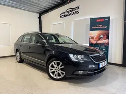 Svart Begagnad 2014 Skoda Superb Ambition Kombi | 94 900 kr (Dyr)