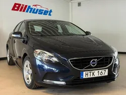Mörkblå Begagnad 2015 Volvo V40 Kinetic Kombi | 114 900 kr (Marknadspris)