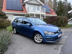 Blå Begagnad 2016 VW Golf VII Kombi | 83 000 kr (Bra pris)