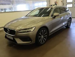 Grå (pebble grey metallic) Begagnad 2020 Volvo V60 Kombi | 284 000 kr (Lite dyr)