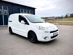 Vit Begagnad 2015 Peugeot Partner Minibuss | 54 000 kr (Bra pris)