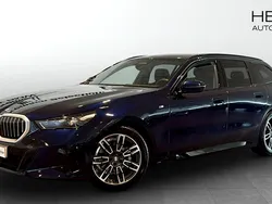 Blå (blue) Begagnad 2025 BMW 520 M Sport Kombi | 598 700 kr (Dyr)