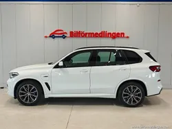 Vit Begagnad 2022 BMW X5 iPerformance SUV | 624 900 kr